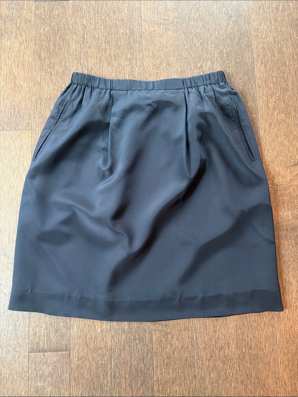 VTG Alfred Sung 100% Silk Navy Skirt, Made in Canada, Pockets, Size 8